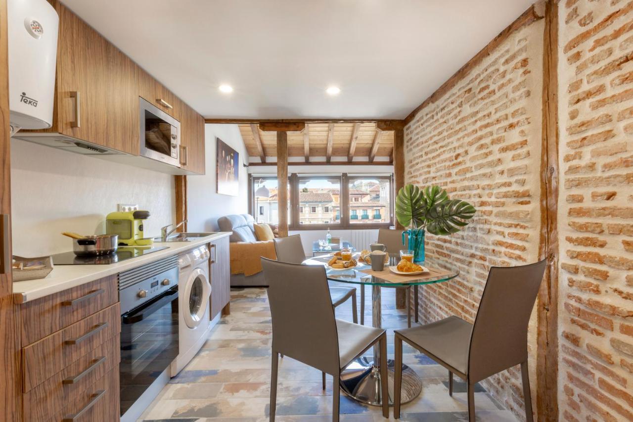 Apartamentos Ejemplares Alcala de Henares Bagian luar foto