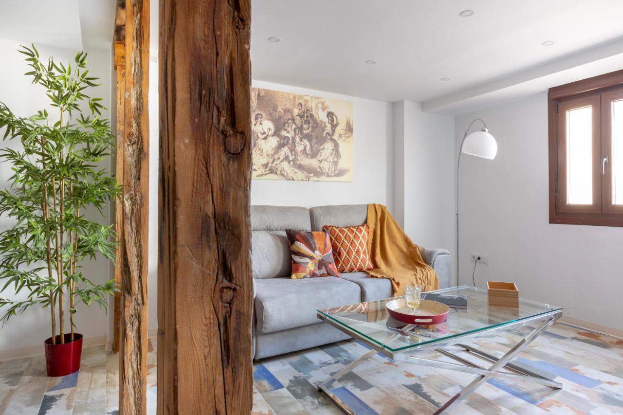 Apartamentos Ejemplares Alcala de Henares Bagian luar foto