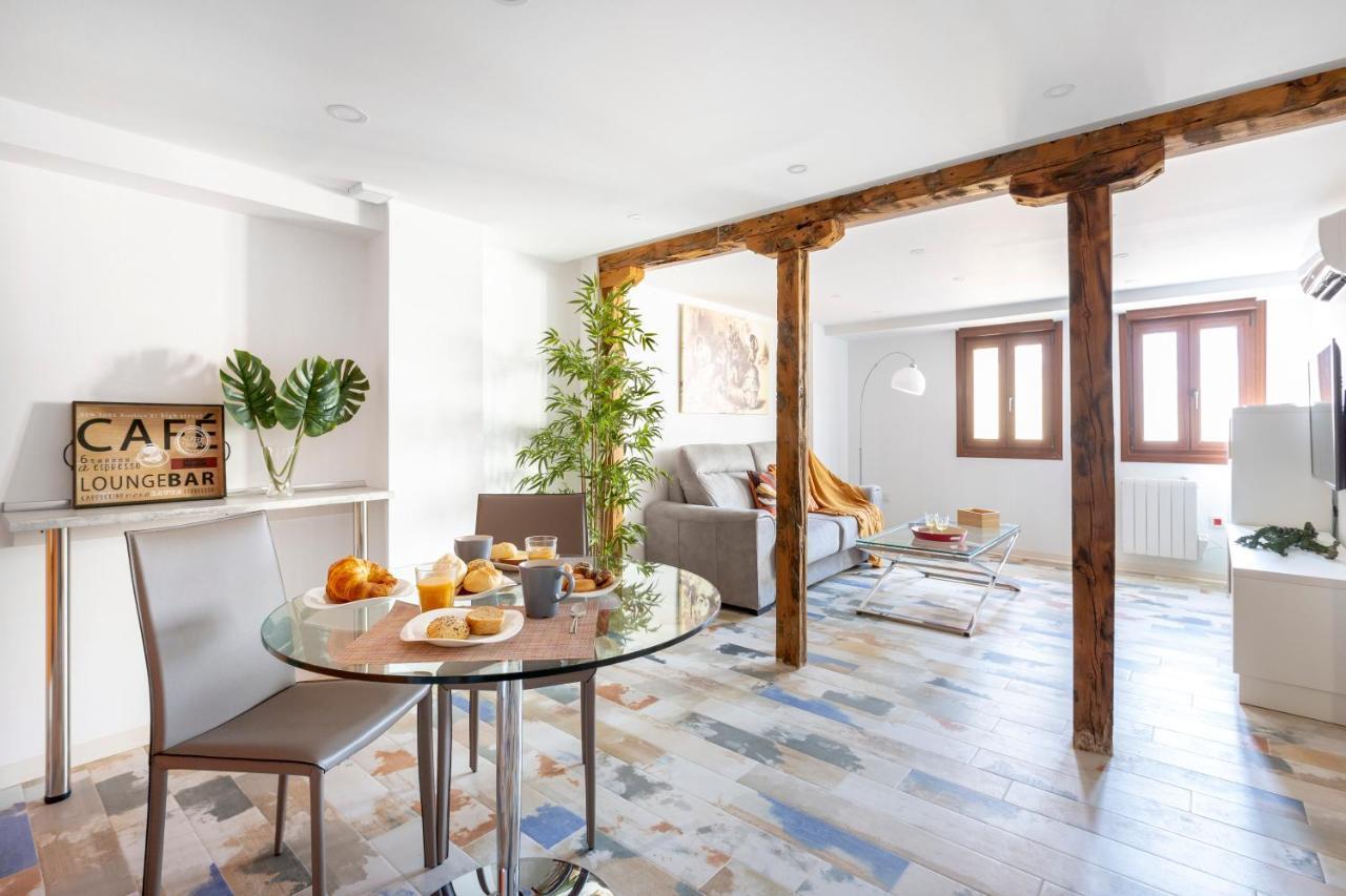 Apartamentos Ejemplares Alcala de Henares Bagian luar foto