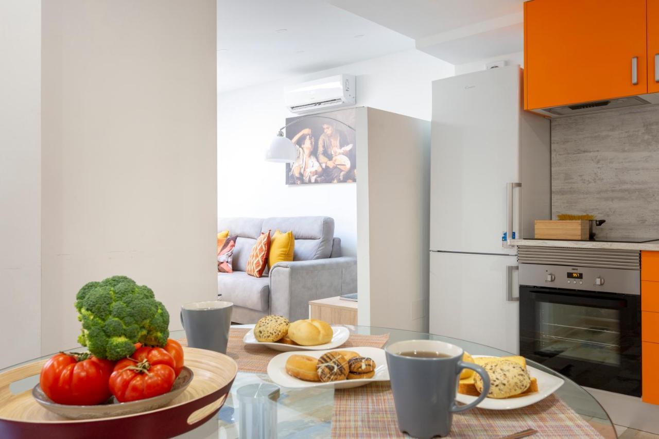 Apartamentos Ejemplares Alcala de Henares Bagian luar foto