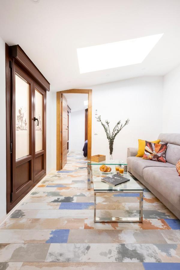 Apartamentos Ejemplares Alcala de Henares Bagian luar foto