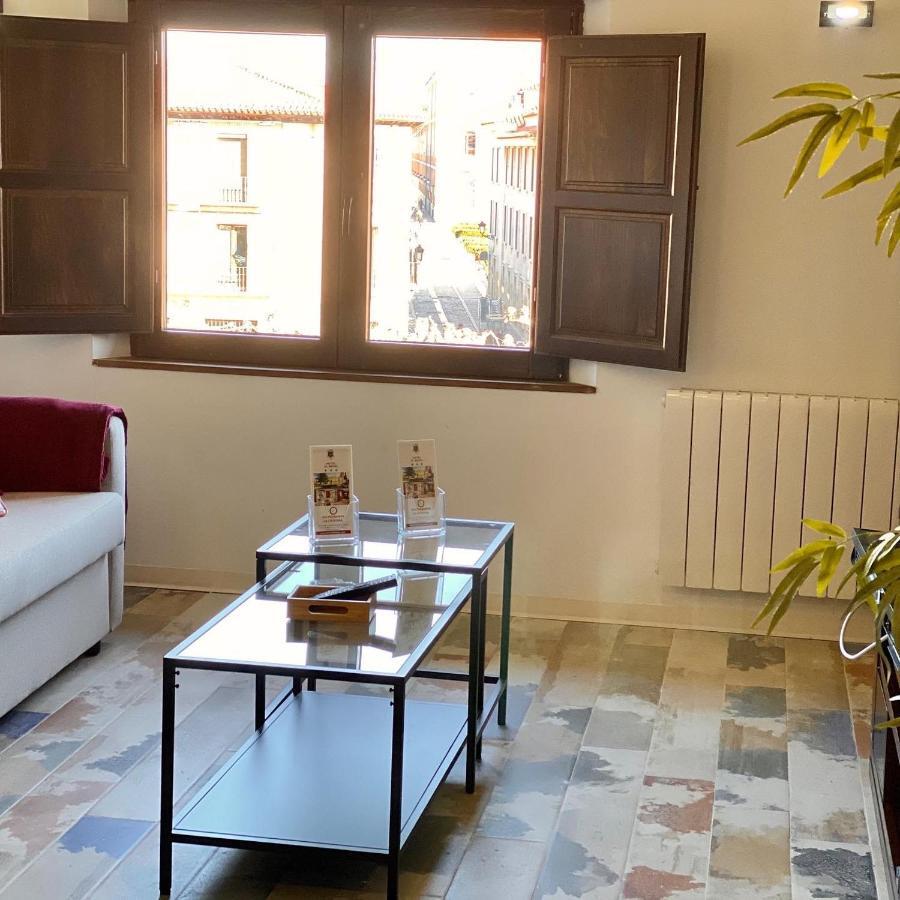 Apartamentos Ejemplares Alcala de Henares Bagian luar foto