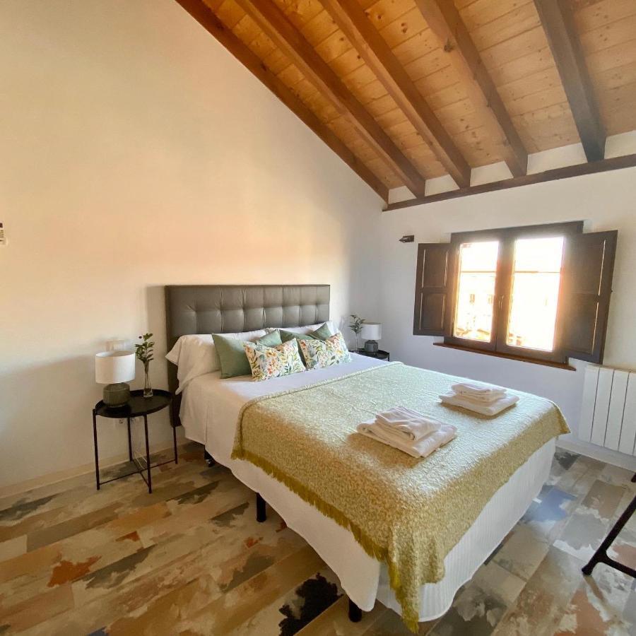 Apartamentos Ejemplares Alcala de Henares Bagian luar foto